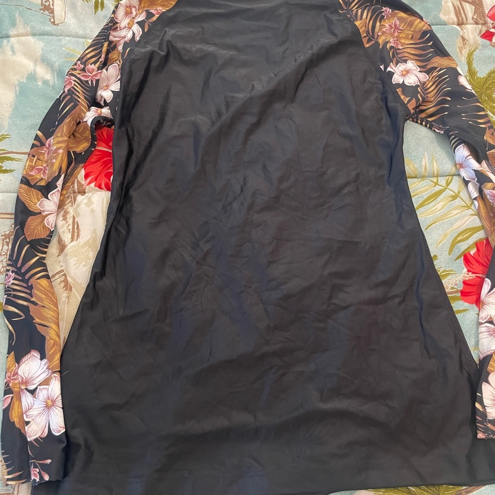 Rip Curl Rash Gaurd - image 3